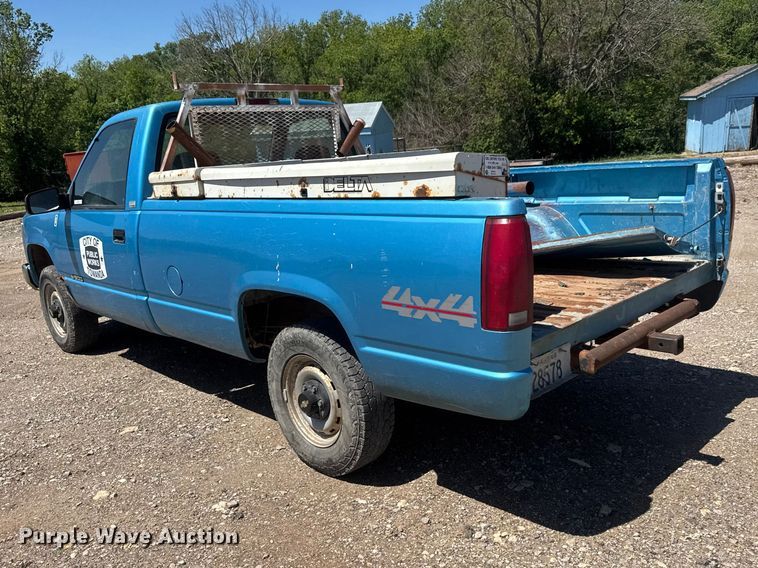 image for item MX9250 1995 Chevrolet 1500 pickup truck