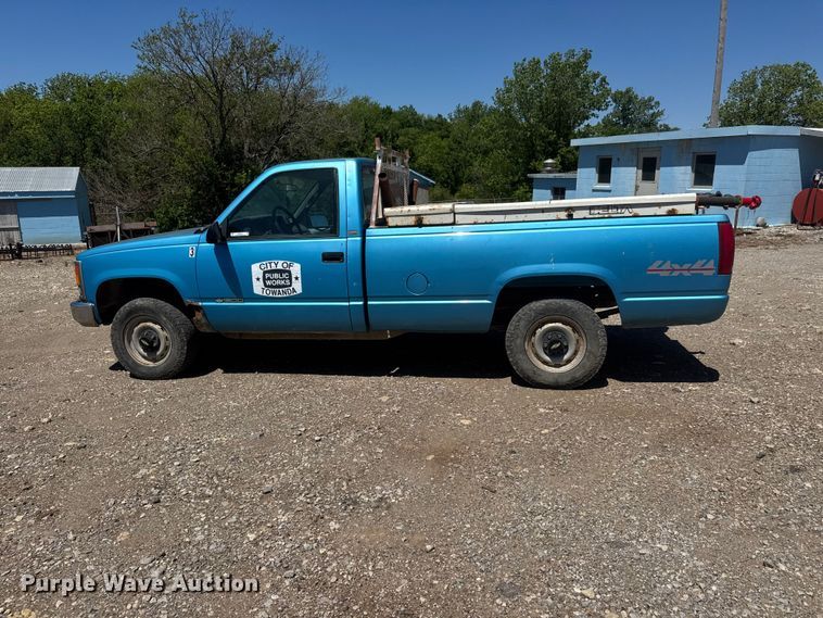 image for item MX9250 1995 Chevrolet 1500 pickup truck