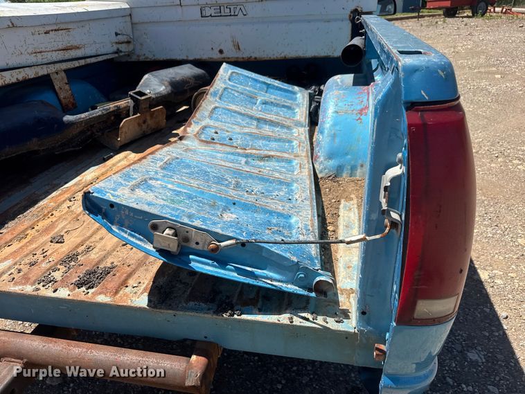 image for item MX9250 1995 Chevrolet 1500 pickup truck