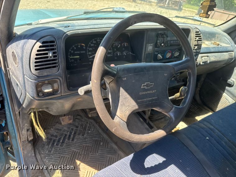 image for item MX9250 1995 Chevrolet 1500 pickup truck