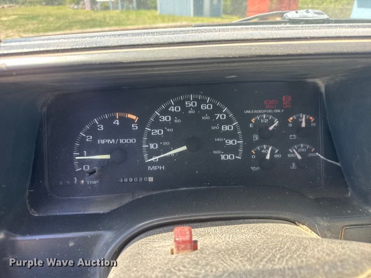 image for item MX9250 1995 Chevrolet 1500 pickup truck