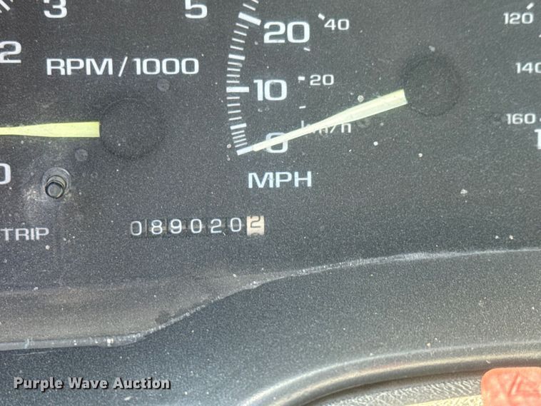 image for item MX9250 1995 Chevrolet 1500 pickup truck