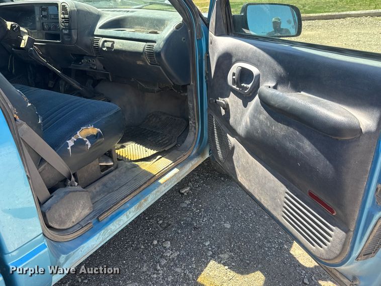 image for item MX9250 1995 Chevrolet 1500 pickup truck