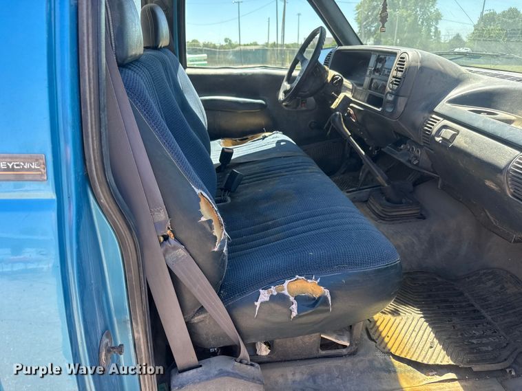 image for item MX9250 1995 Chevrolet 1500 pickup truck