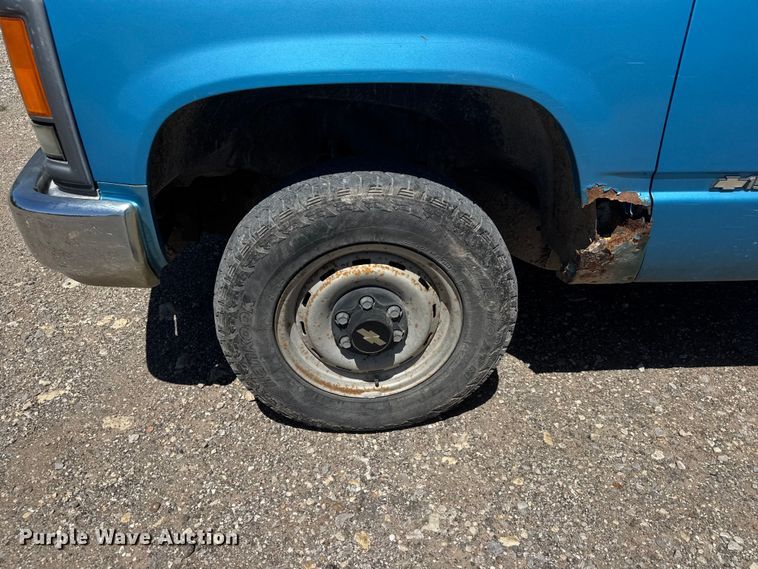 image for item MX9250 1995 Chevrolet 1500 pickup truck