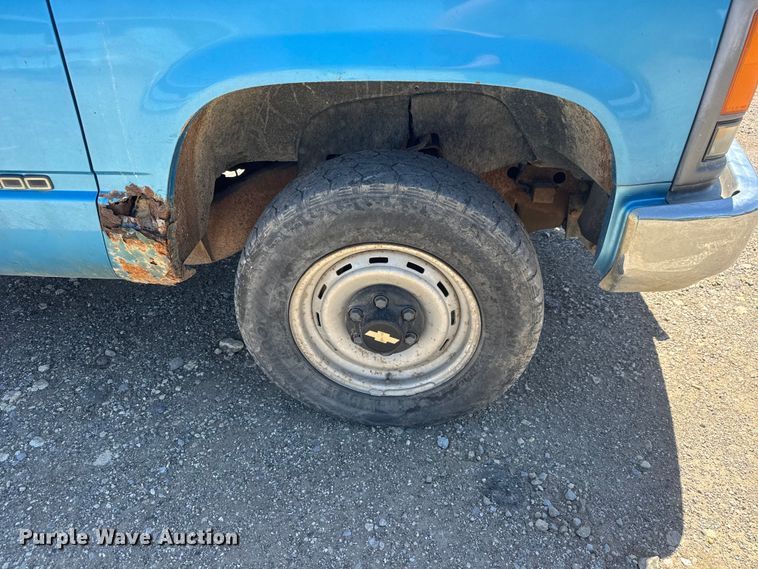 image for item MX9250 1995 Chevrolet 1500 pickup truck