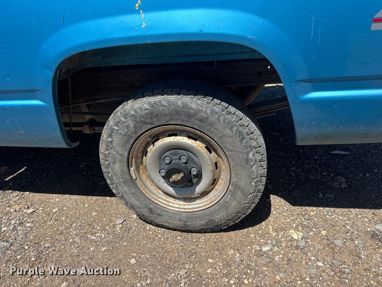 image for item MX9250 1995 Chevrolet 1500 pickup truck