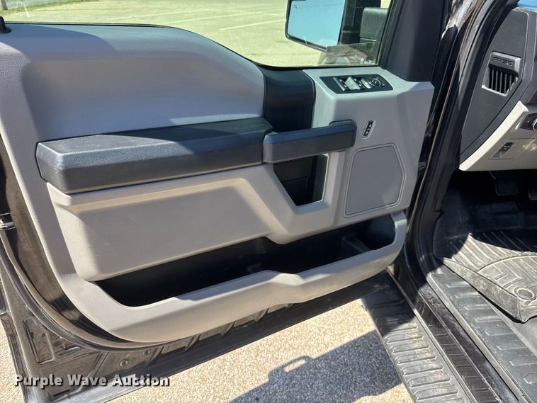 image for item MX9264 2020 Ford F150 Police Responder  Crew Cab pickup truck