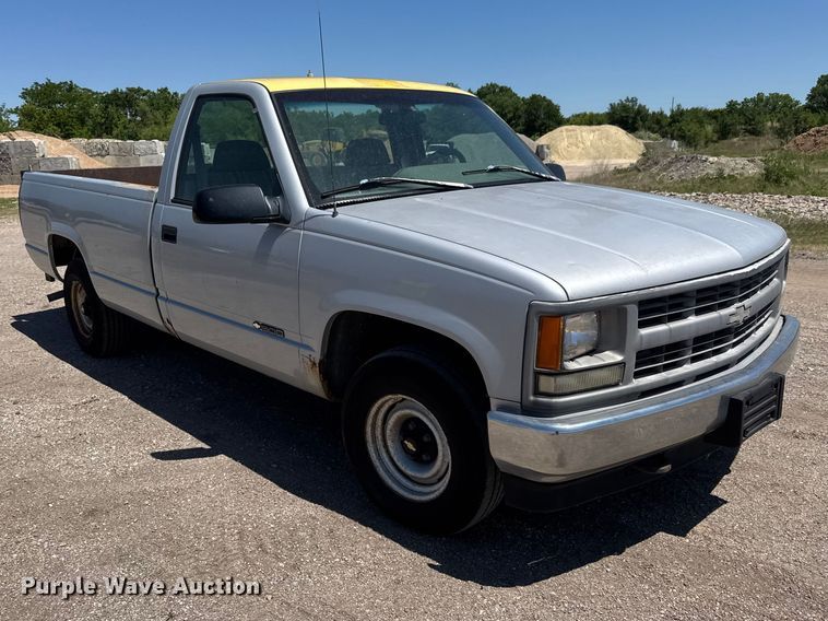 image for item MX9269 1996 Chevrolet Silverado 1500 pickup truck