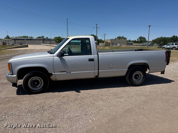 image for item MX9269 1996 Chevrolet Silverado 1500 pickup truck