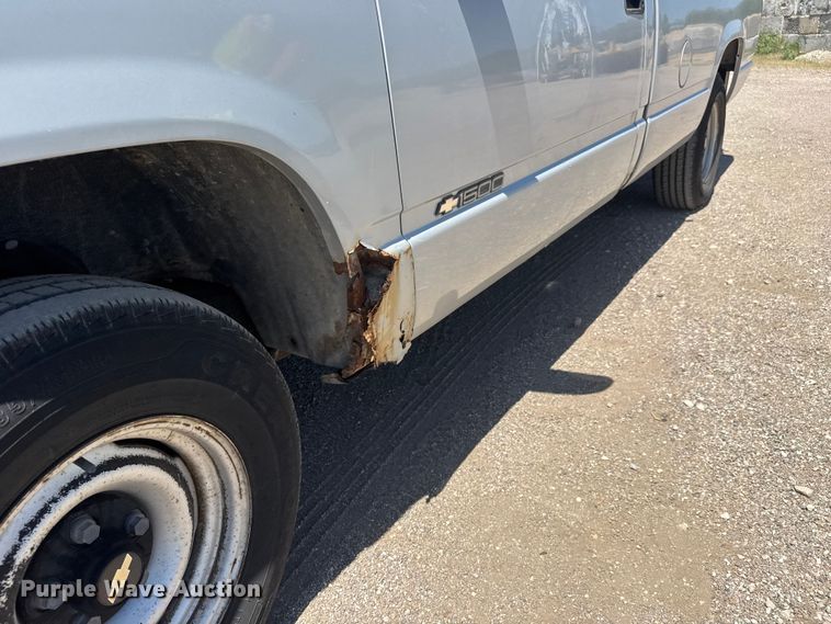 image for item MX9269 1996 Chevrolet Silverado 1500 pickup truck
