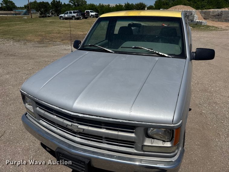 image for item MX9269 1996 Chevrolet Silverado 1500 pickup truck