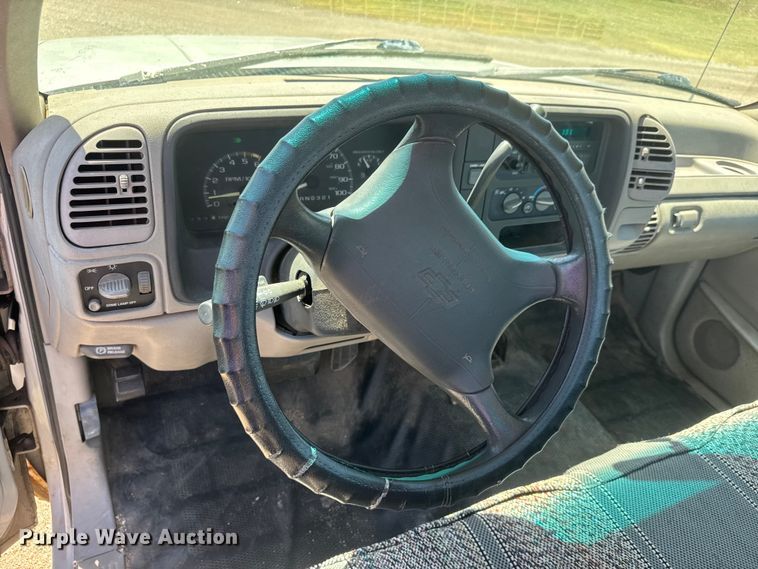 image for item MX9269 1996 Chevrolet Silverado 1500 pickup truck