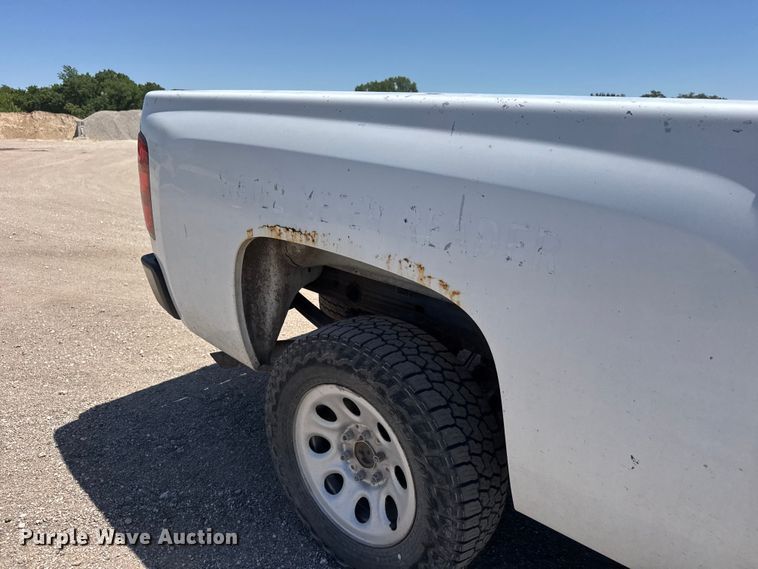 image for item MX9270 2013 Chevrolet Silverado 1500 pickup truck