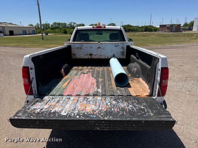 image for item MX9270 2013 Chevrolet Silverado 1500 pickup truck