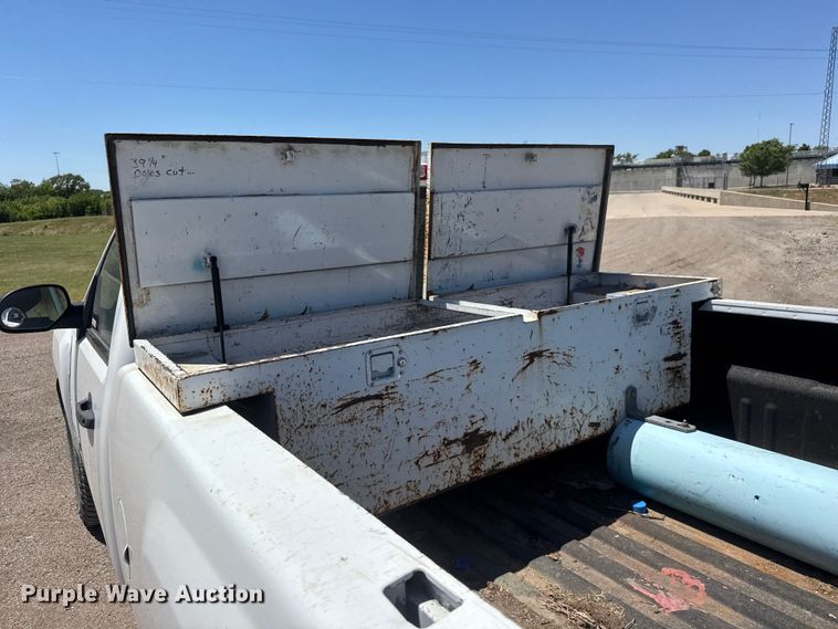image for item MX9270 2013 Chevrolet Silverado 1500 pickup truck