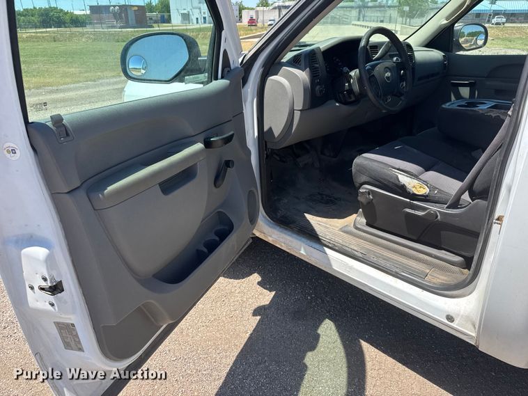 image for item MX9270 2013 Chevrolet Silverado 1500 pickup truck