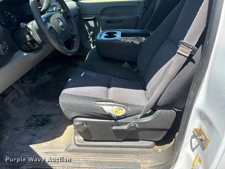 image for item MX9270 2013 Chevrolet Silverado 1500 pickup truck