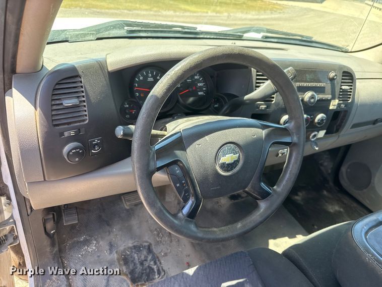 image for item MX9270 2013 Chevrolet Silverado 1500 pickup truck