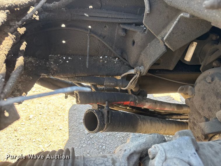 image for item MX9274 2003 GMC C8500 truck cab and chassis