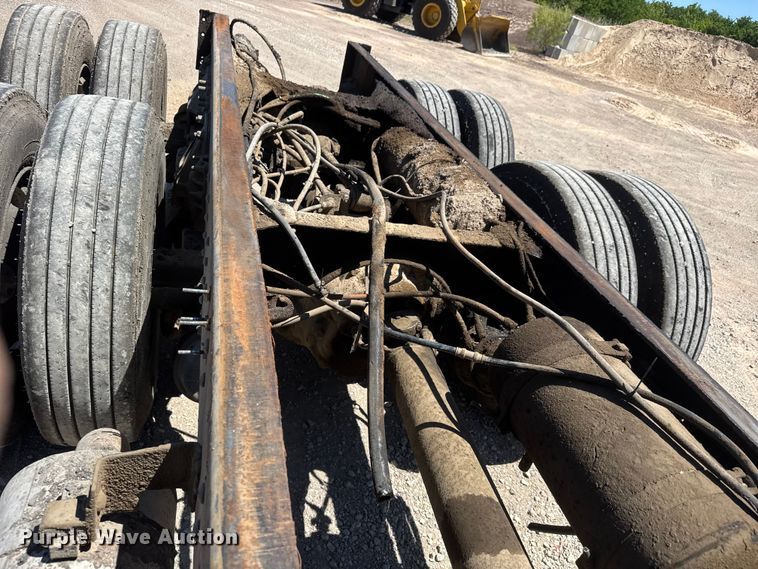 image for item MX9274 2003 GMC C8500 truck cab and chassis