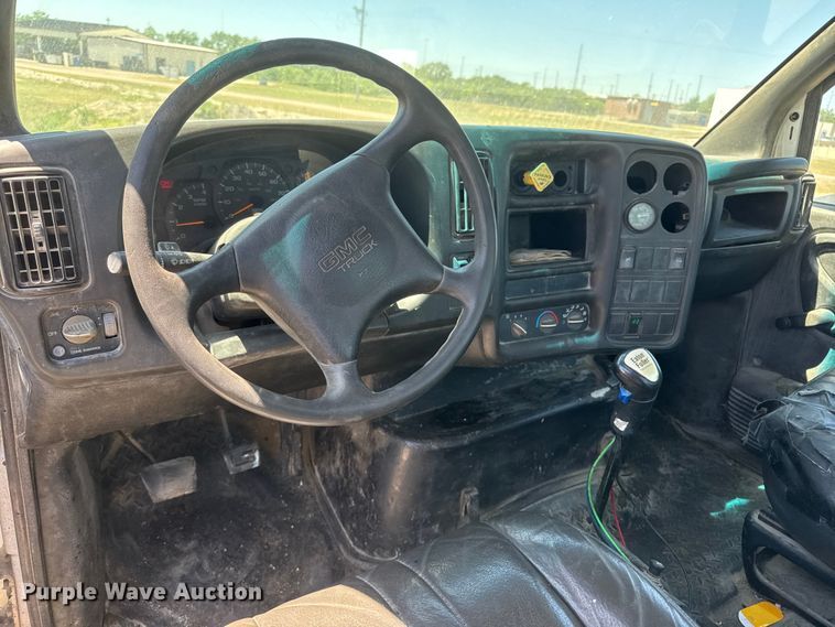 image for item MX9274 2003 GMC C8500 truck cab and chassis