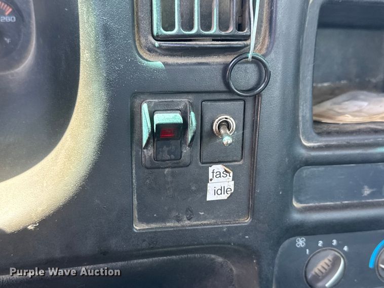 image for item MX9274 2003 GMC C8500 truck cab and chassis