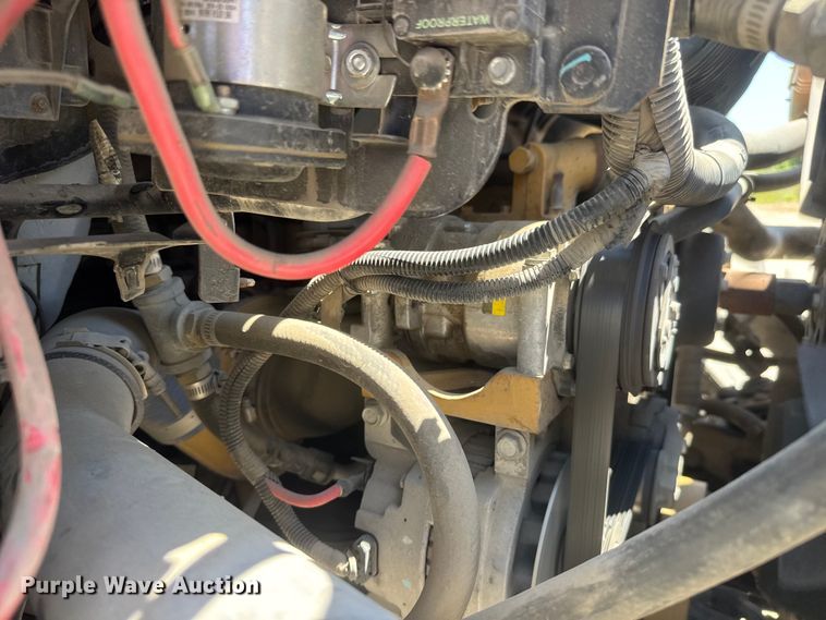 image for item MX9274 2003 GMC C8500 truck cab and chassis