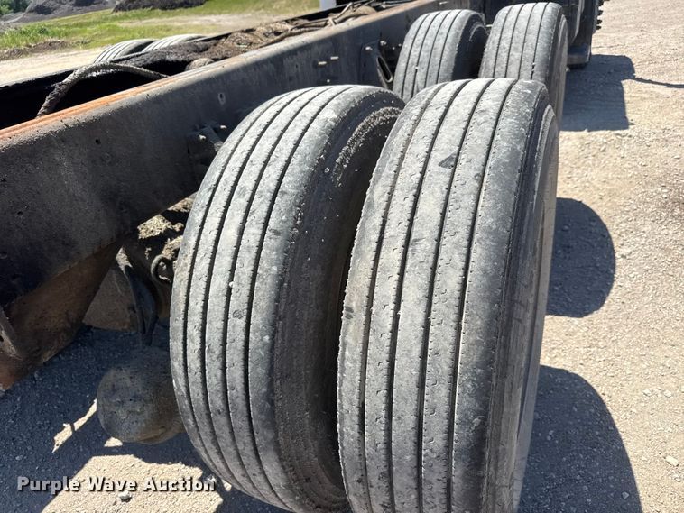 image for item MX9274 2003 GMC C8500 truck cab and chassis