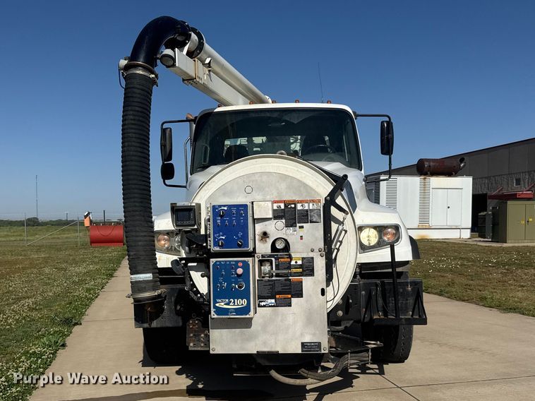 image for item MX9285 2014 Freightliner 114SD sewer jetter truck
