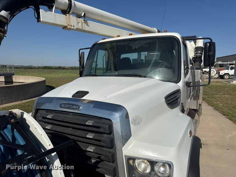 image for item MX9285 2014 Freightliner 114SD sewer jetter truck