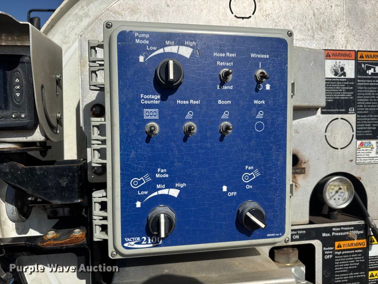 image for item MX9285 2014 Freightliner 114SD sewer jetter truck