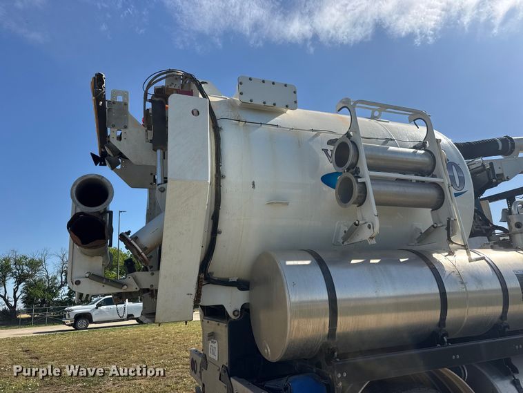 image for item MX9285 2014 Freightliner 114SD sewer jetter truck