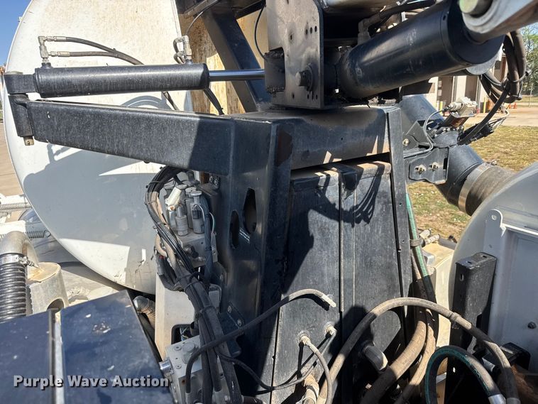 image for item MX9285 2014 Freightliner 114SD sewer jetter truck