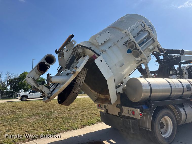 image for item MX9285 2014 Freightliner 114SD sewer jetter truck