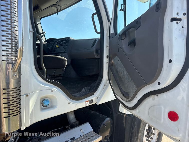 image for item MX9285 2014 Freightliner 114SD sewer jetter truck