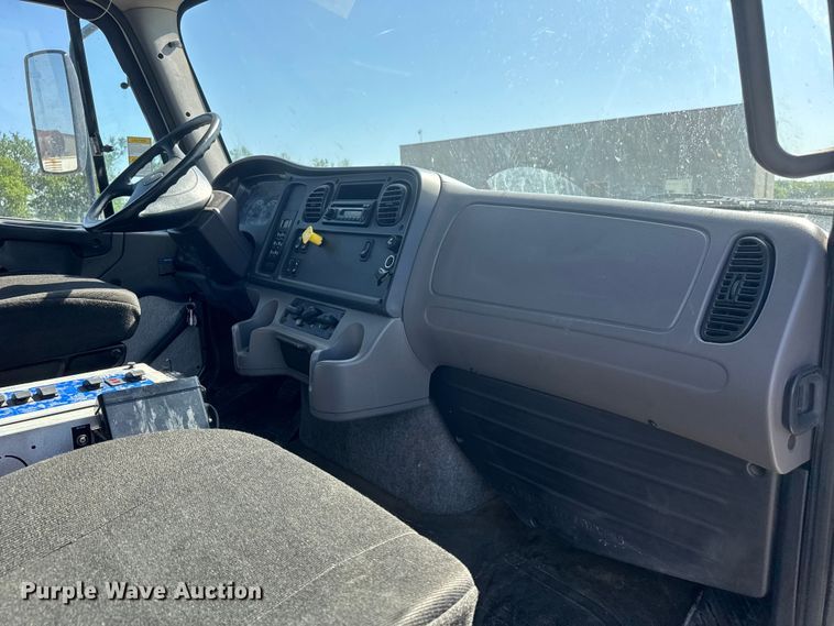 image for item MX9285 2014 Freightliner 114SD sewer jetter truck
