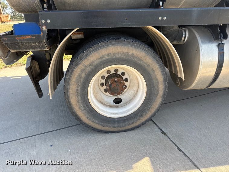 image for item MX9285 2014 Freightliner 114SD sewer jetter truck
