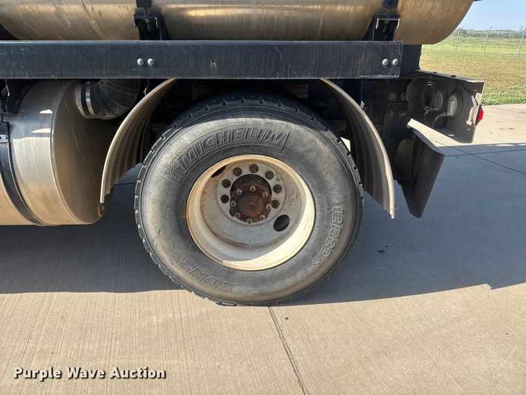 image for item MX9285 2014 Freightliner 114SD sewer jetter truck