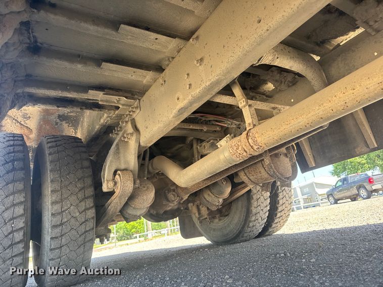 image for item MX9286 2008 Freightliner B2 school bus