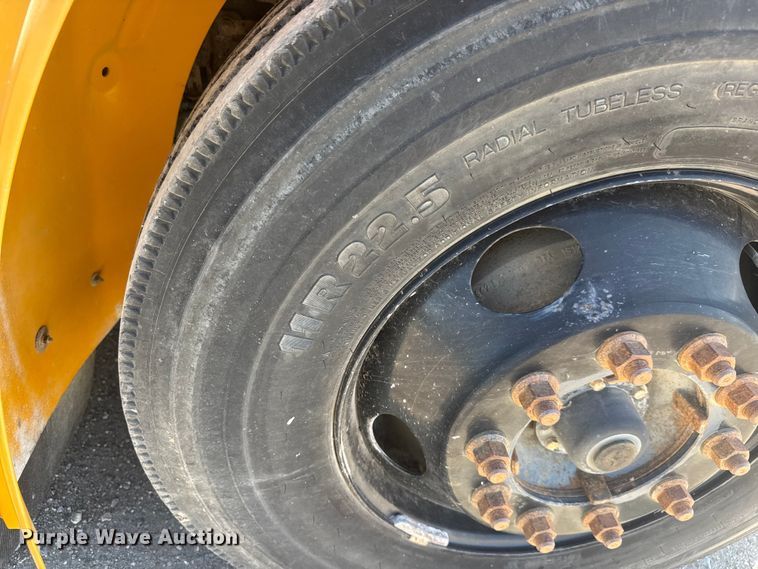 image for item MX9286 2008 Freightliner B2 school bus