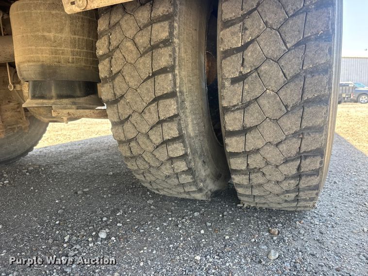 image for item MX9286 2008 Freightliner B2 school bus