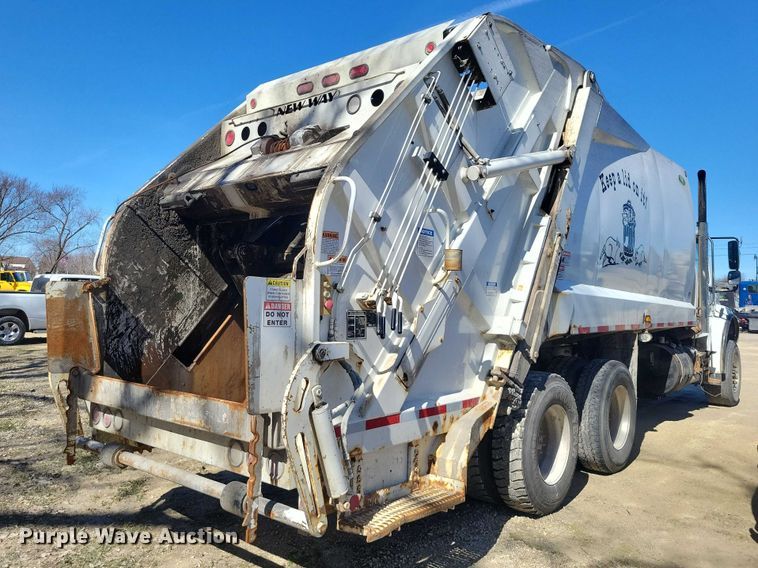 image for item NK9917 2014 Freightliner Business Class M2 refuse truck
