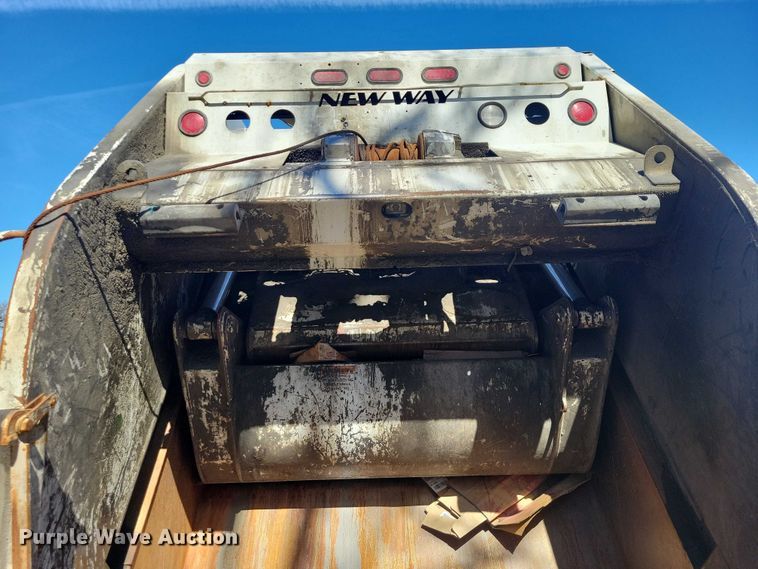 image for item NK9917 2014 Freightliner Business Class M2 refuse truck