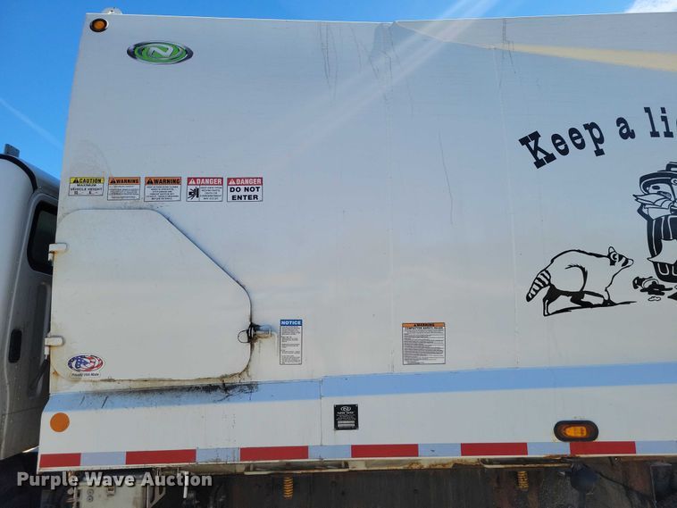image for item NK9917 2014 Freightliner Business Class M2 refuse truck