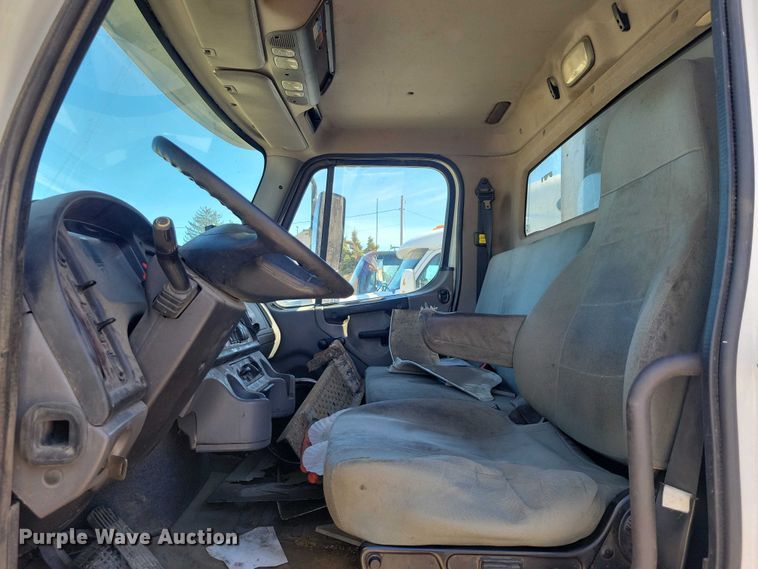 image for item NK9917 2014 Freightliner Business Class M2 refuse truck