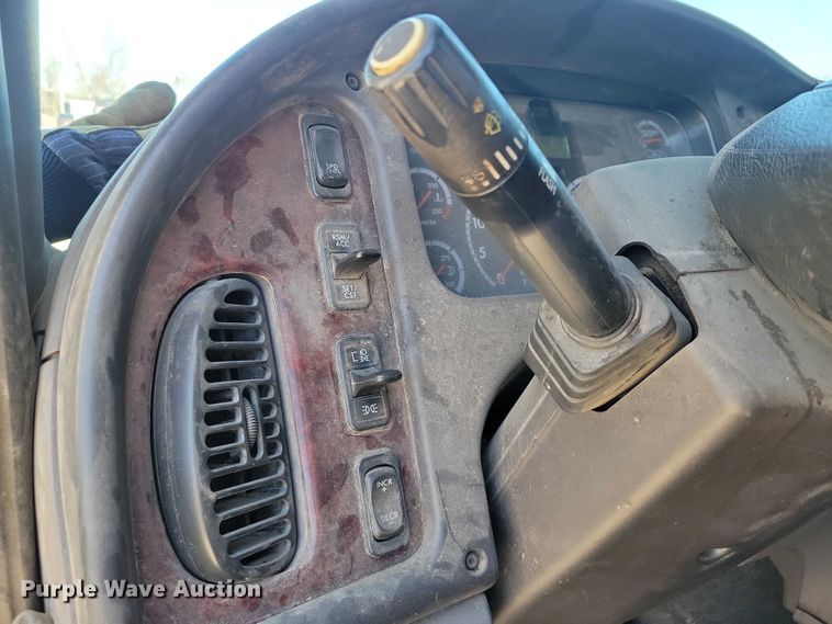 image for item NK9917 2014 Freightliner Business Class M2 refuse truck