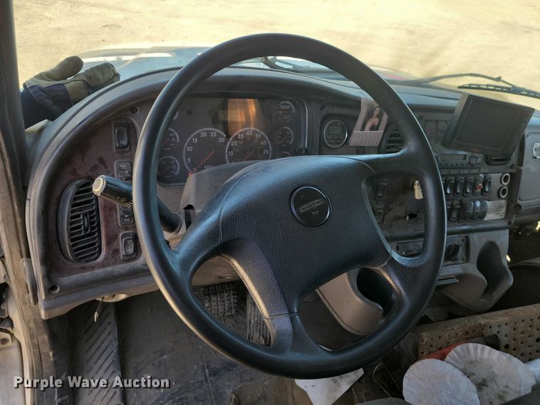 image for item NK9917 2014 Freightliner Business Class M2 refuse truck