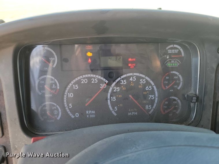 image for item NK9917 2014 Freightliner Business Class M2 refuse truck