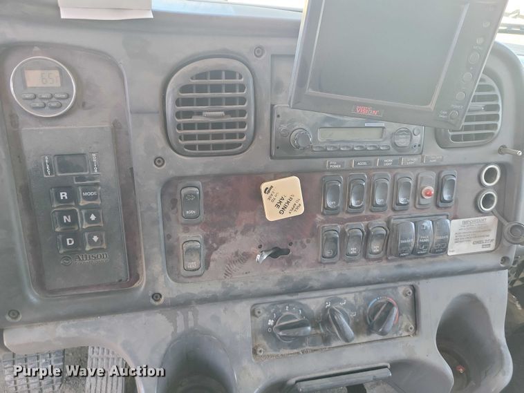 image for item NK9917 2014 Freightliner Business Class M2 refuse truck